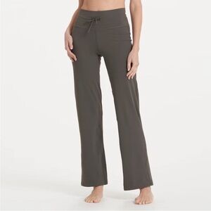 Vuori Daily Wideleg Pant